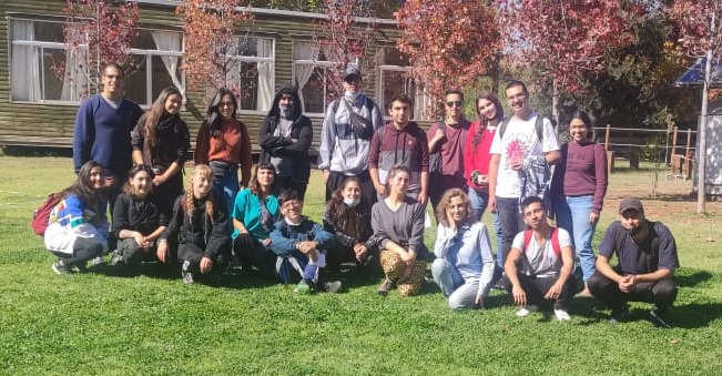 Estudiantes y profesoras de carreras ambientales de la Universidad de Chile realizan actividad de aprendizaje en CTS